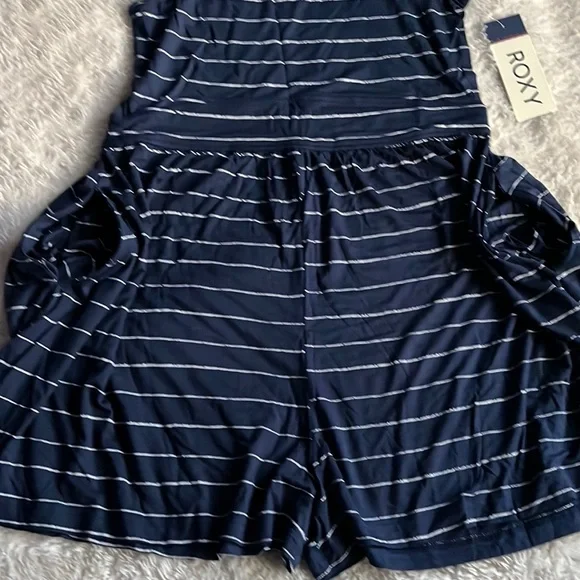 New Roxy Romper - Picture 3 of 6